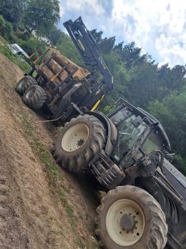 Forsttraktor VALTRA T193 |  Forsttechnik | Holzverarbeitungs-Maschinen | KOMITrade s.r.o.